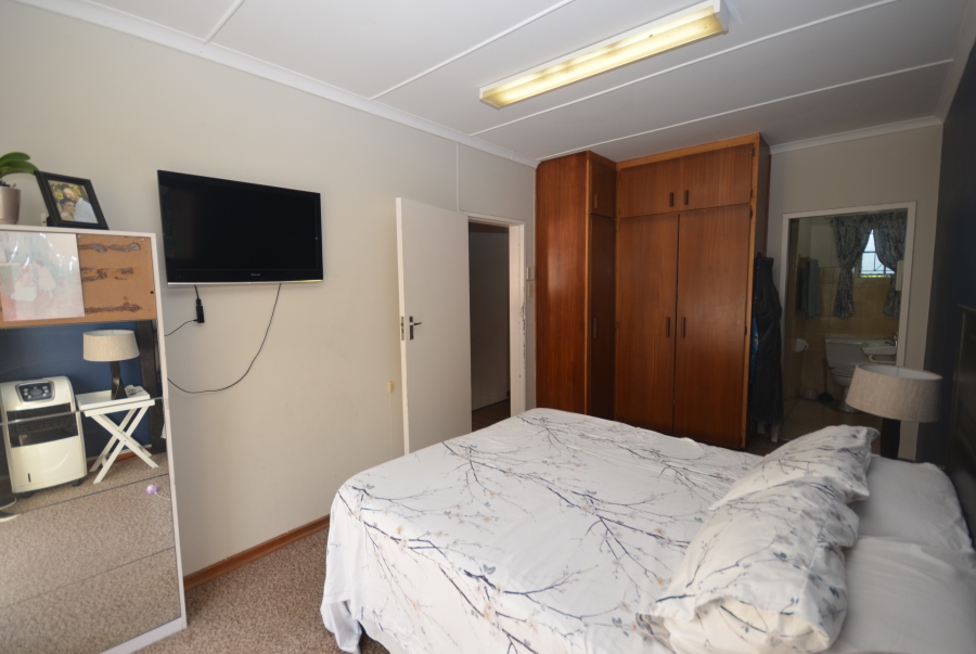 3 Bedroom Property for Sale in Bonza Bay Eastern Cape